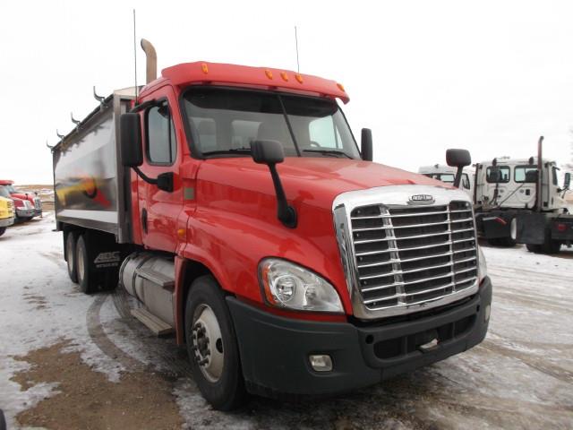 Image #1 (2013 FREIGHTLINER CASCADIA AUTOMATIC T/A GRAIN TRUCK)
